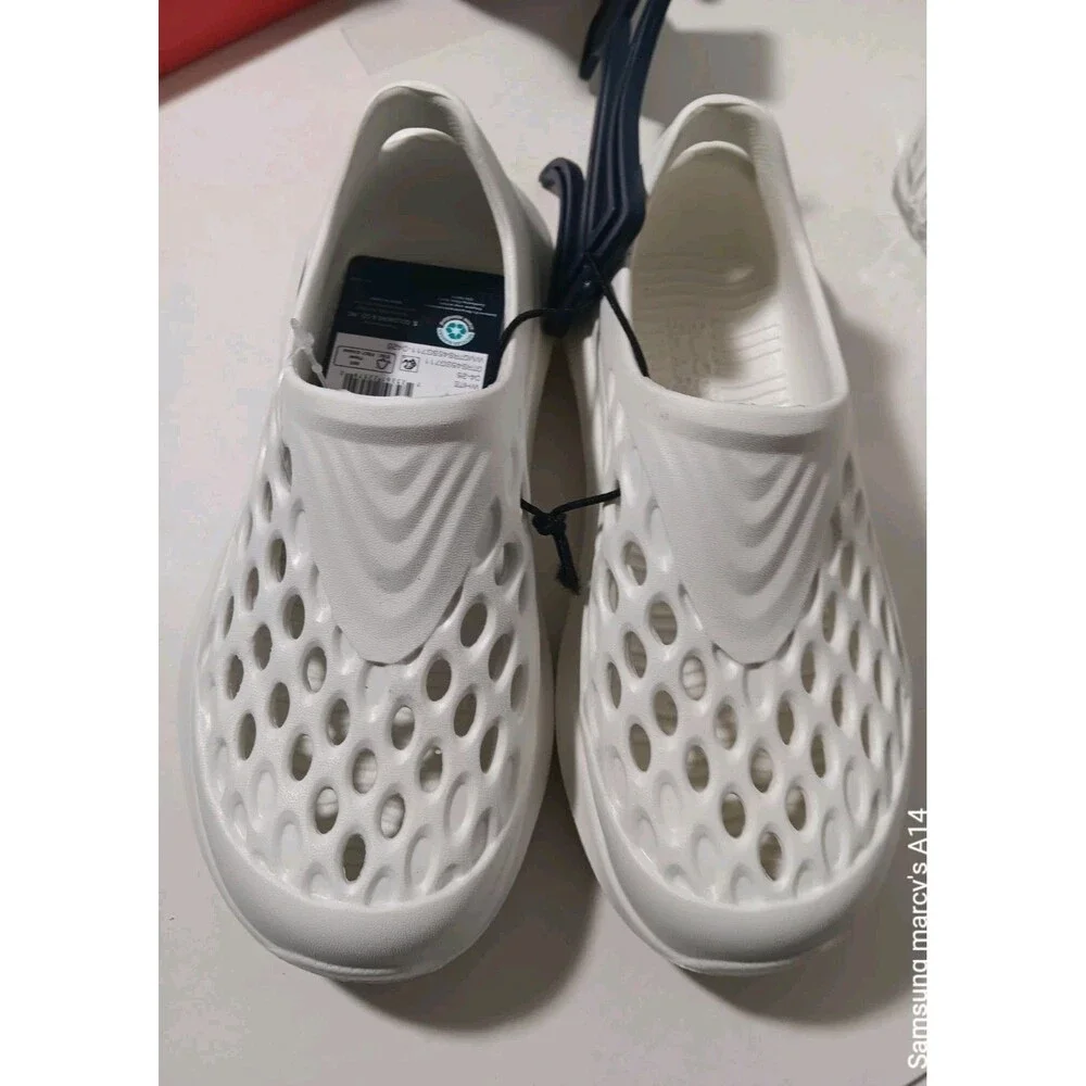 Rugged Shark Slip On Water Sneakers Big Kids Size 11 White, Floatable, Washable